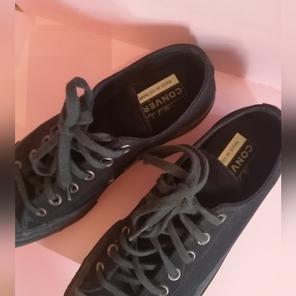 ***SOLD Chuck Taylor Converse Monochrome black Size 8 Women - Picture 2 of 4